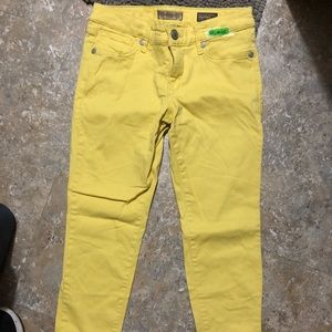 Nine West skinny 28/ 6R. Yellow women’s pant.